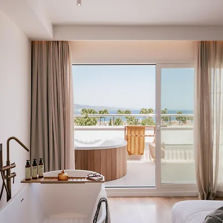Hotel Me By Melia 5*