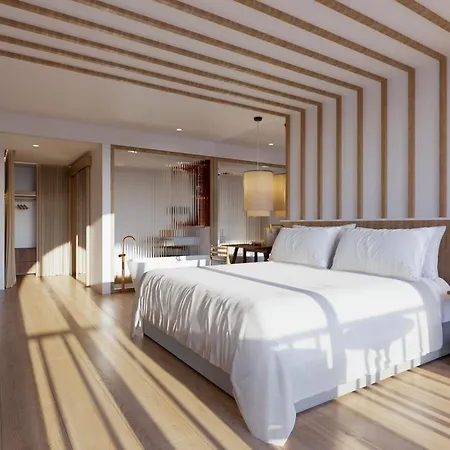 Hotel Me