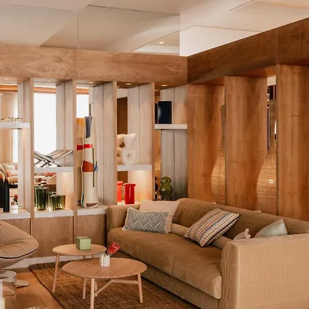 ホテル Me By Melia 5*